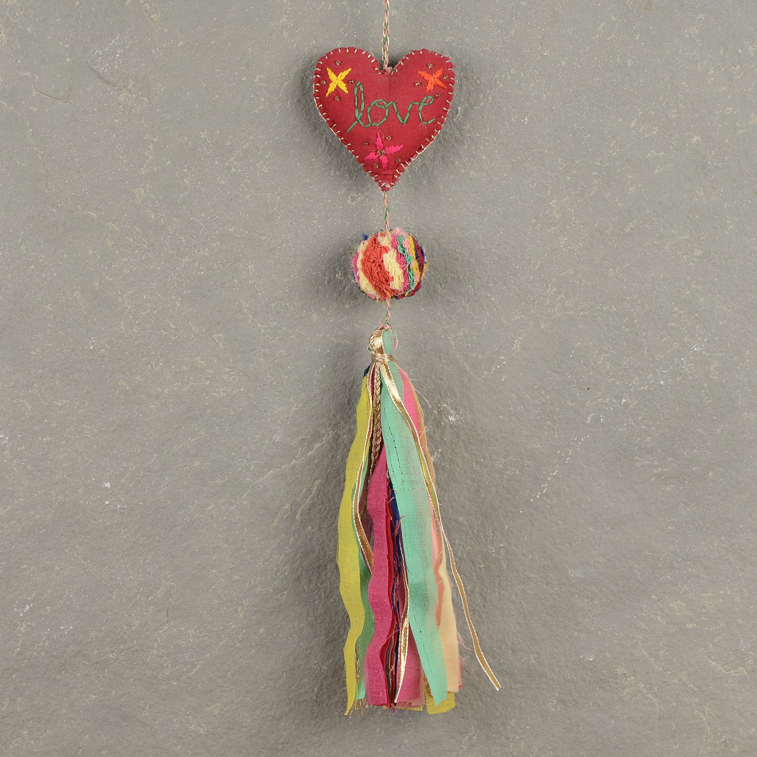 Amara — Festival Hanging