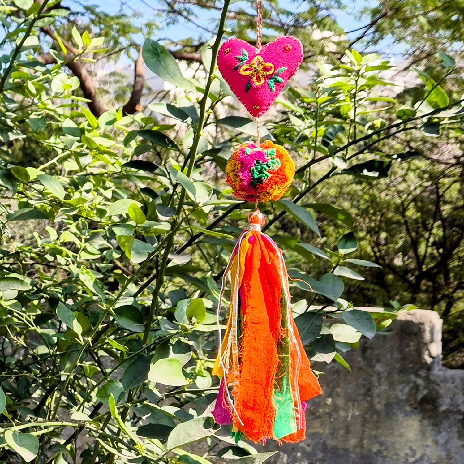 Amara — Festival Hanging